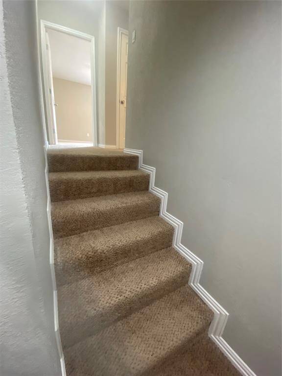 STAIRWAY TO 2ND FLOOR