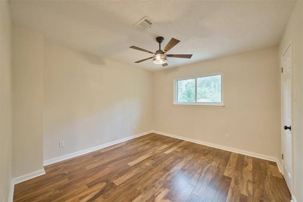 Roomy third bedroom