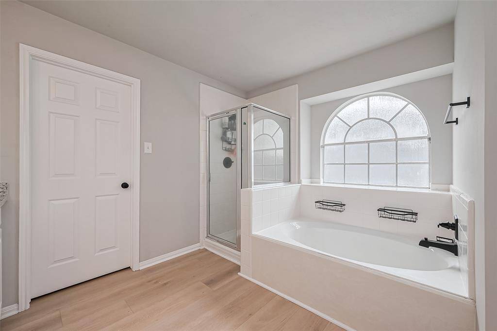 Primary Tub & Shower