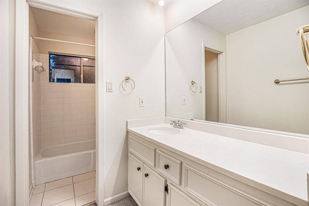 Full bath second level