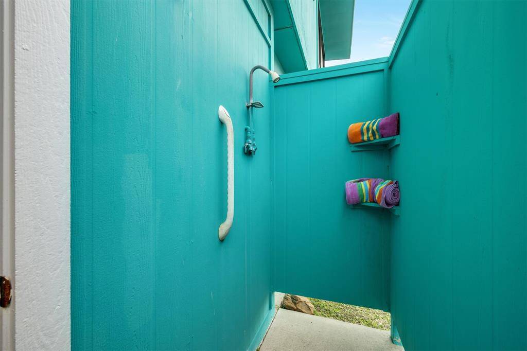 Outdoor open air shower.