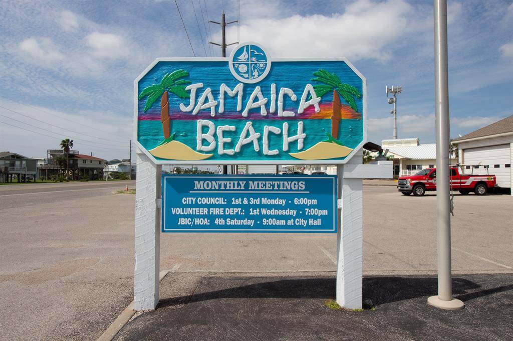 Jamaica beach City Hall.