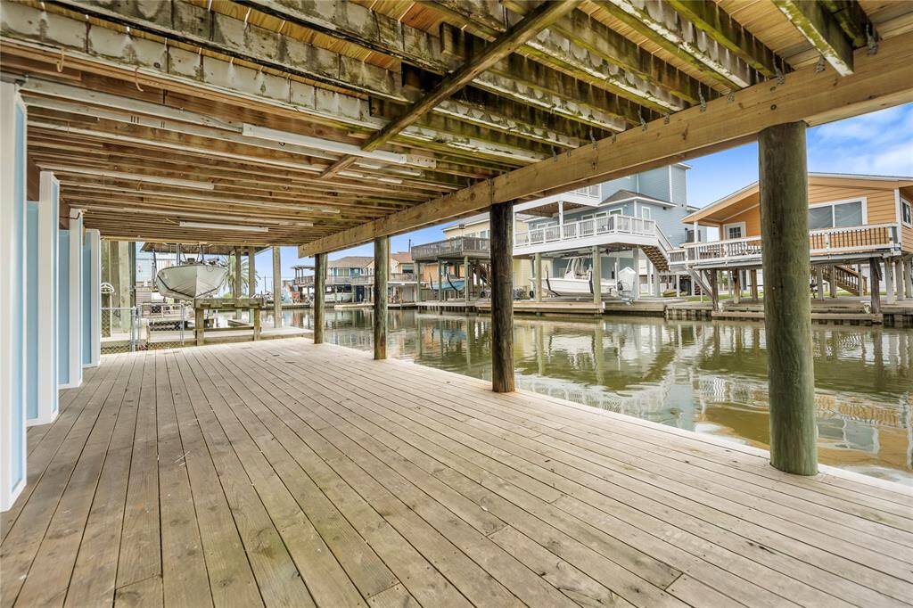 Just one street away is the: community pool, boat ramp, park, and all the charm of Jamaica Beach living. It’s not just a home—it’s a lifestyle.