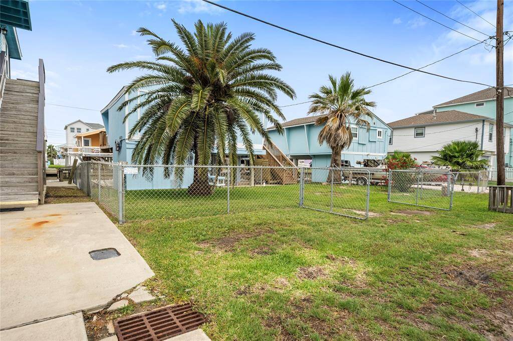 Just steps away: community pool, boat ramp, park, and all the charm of Jamaica Beach living. It’s not just a home—it’s a lifestyle.