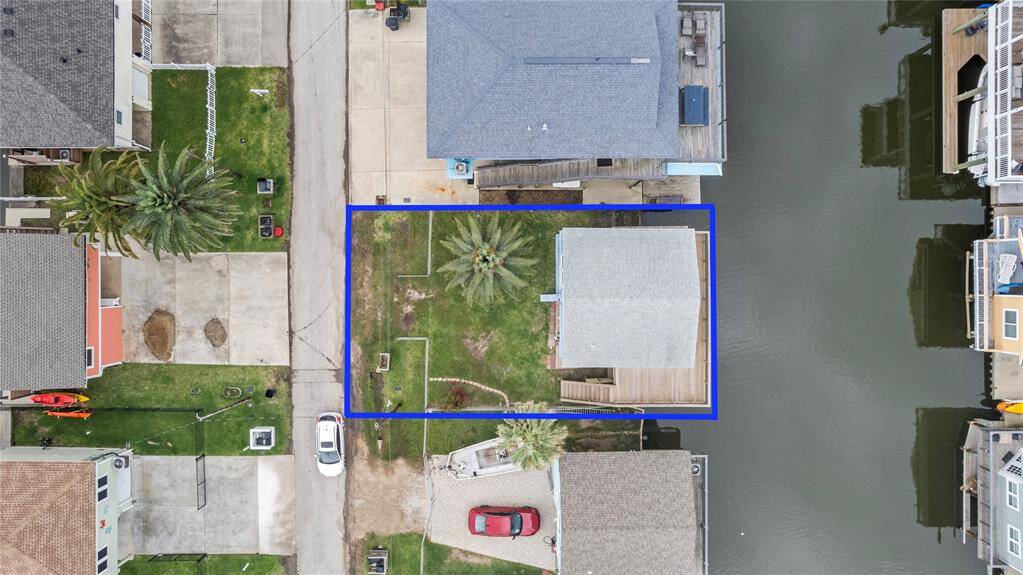 Just steps away: community pool, boat ramp, park, and all the charm of Jamaica Beach living. It’s not just a home—it’s a lifestyle.
