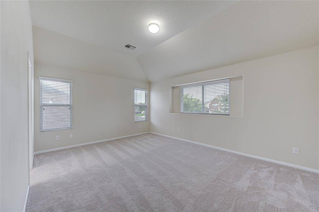 Virtually-staged, just imagine the family gatherings!