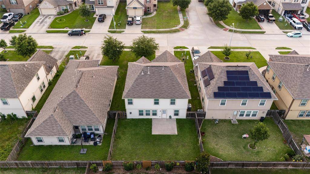 You can really appreciate the size of this yard from this aerial perspective!