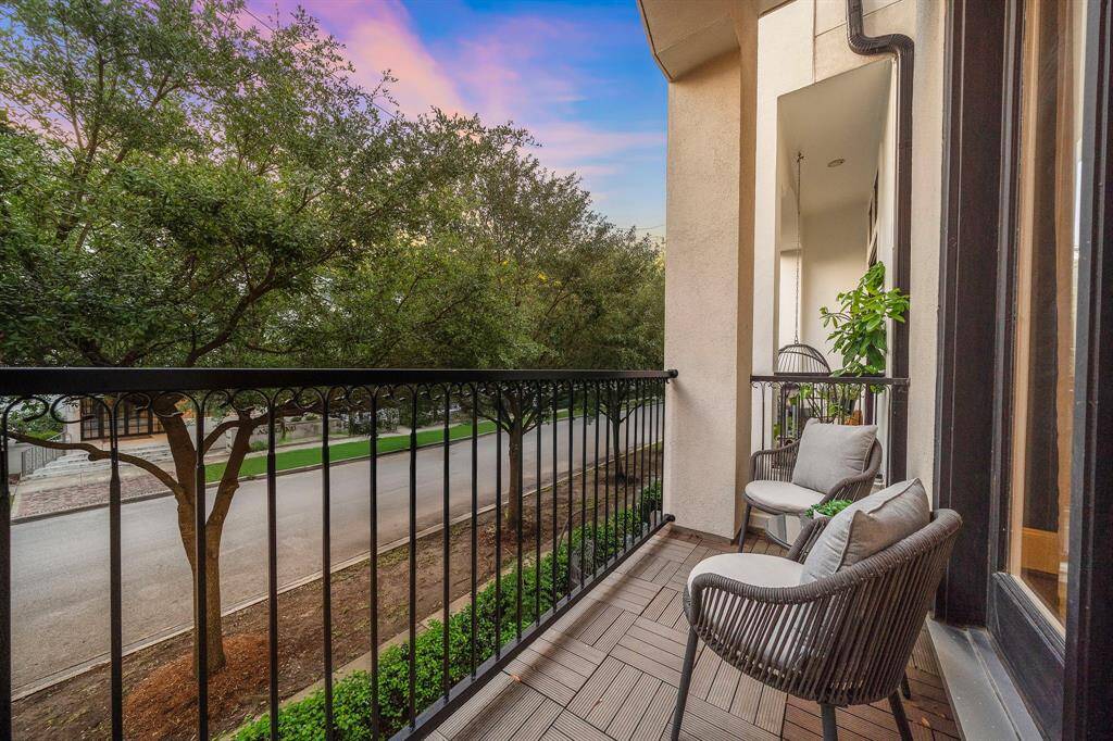 Overlooking a tree-lined street, the second-floor balcony is ideal for enjoying outdoor time with elevated views and soft east-west sunlight throughout the day. Its position ensures you won’t look directly into other residences, creating a comfortable, private extension of the living area.