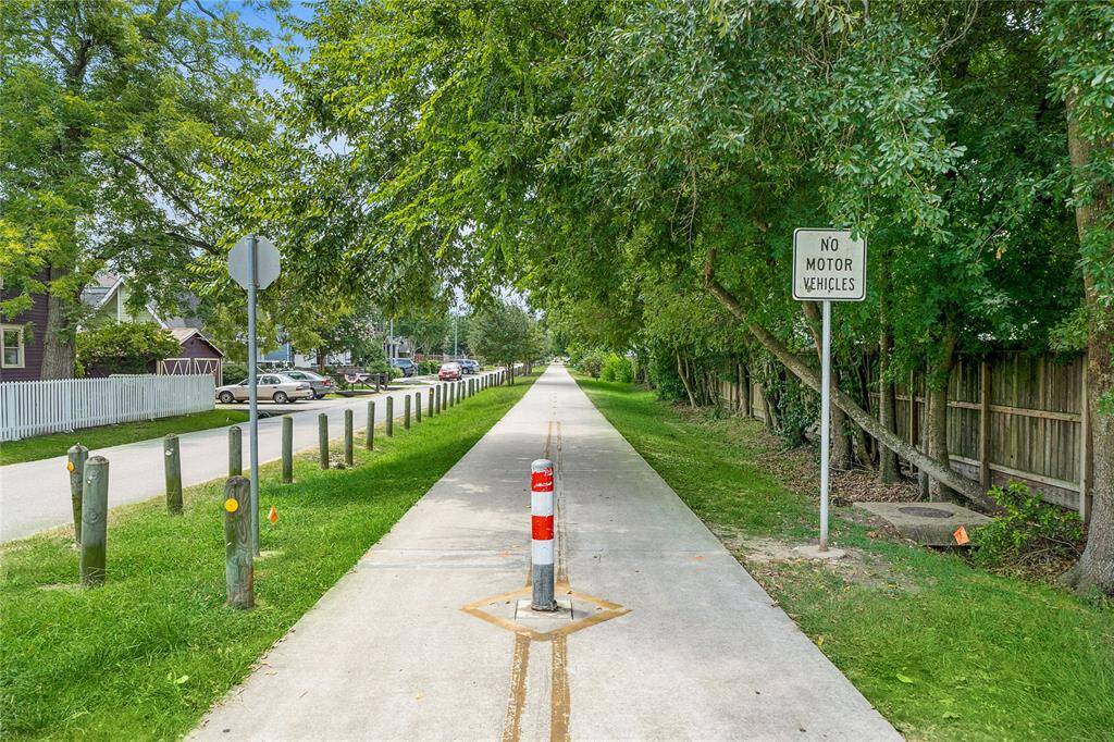 Enjoy a scenic and active day outdoors at the Nicholson Trail.