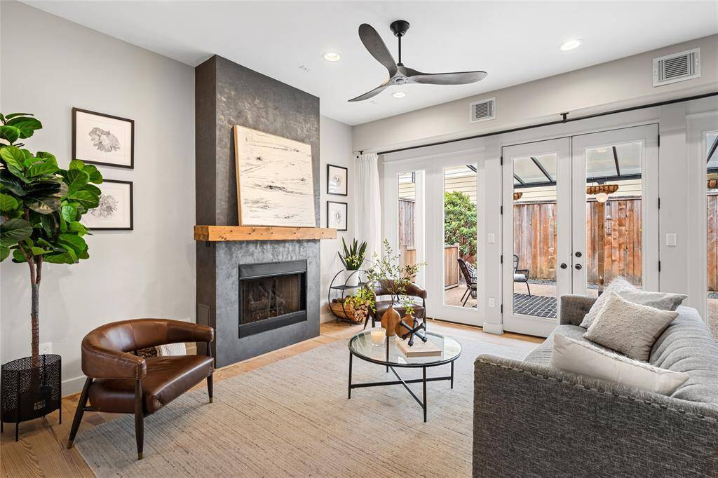 [Living Room] Alternate View