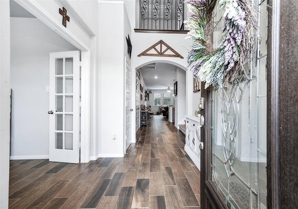 Welcome in! Home office is to the left with a very welcoming entry way