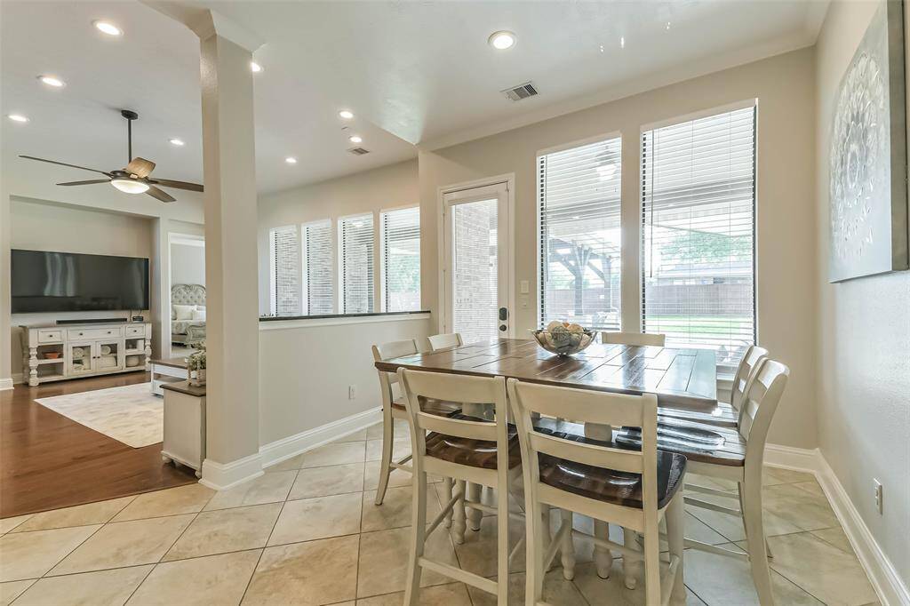 Breakfast area.