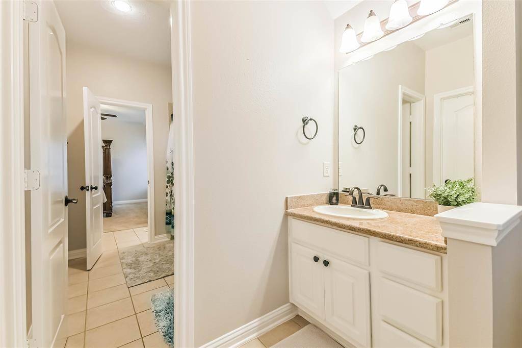 Private Sink area to bedroom 6.