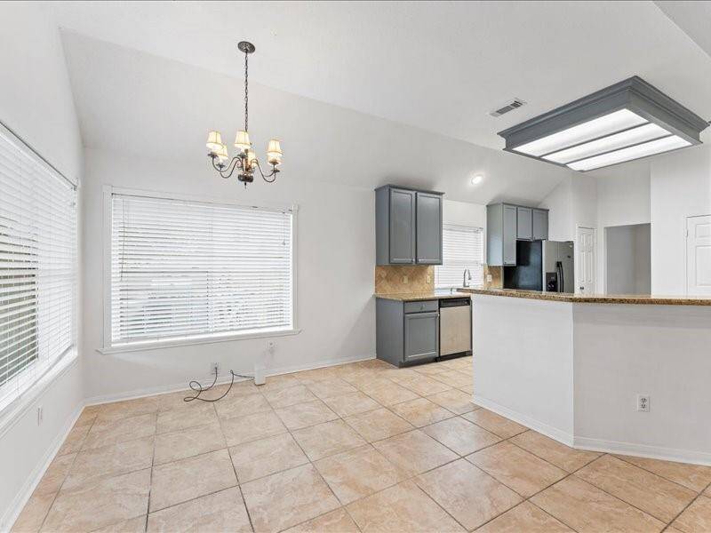 Breakfast Nook and Eat In Kitchen Bar