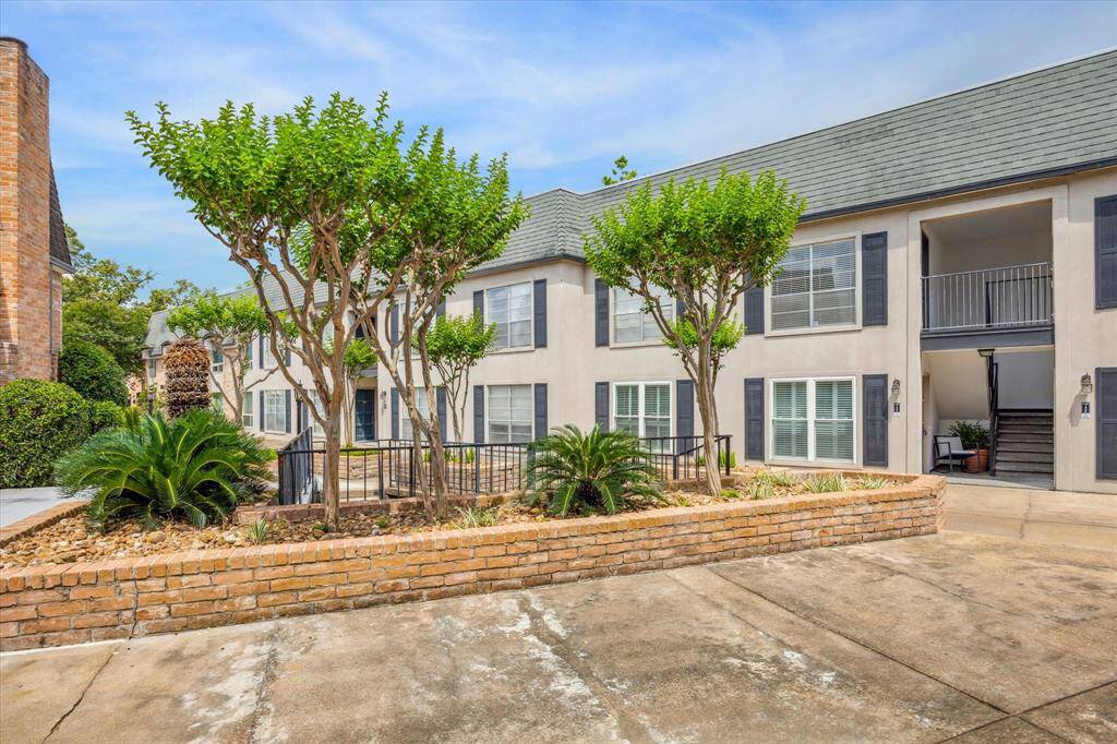 You will love living in this quiet and serene complex in the stylishly updated Unit 105!