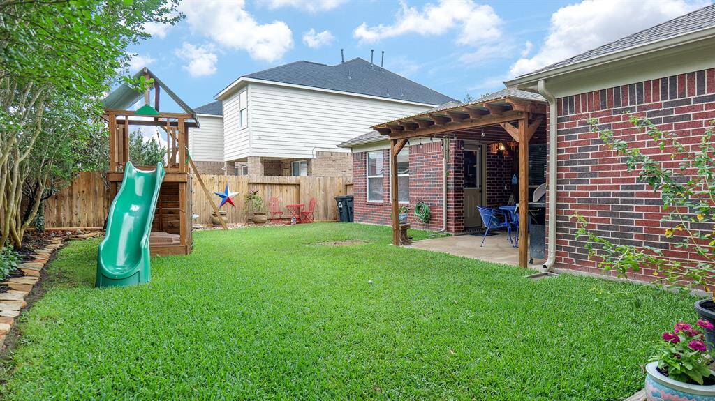4 sides of brick provide extra energy efficiency and safety as well as minimal maintenance.