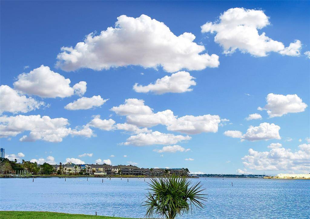 Amazing waterscapes throughout the city