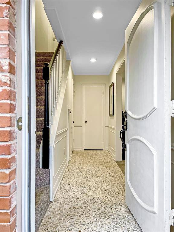 Ready for immediate move in. Short term (6 mos min) or long terms available.