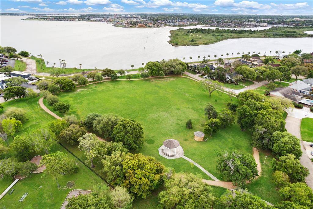 Waterfront community with 5 parks and nature trails.