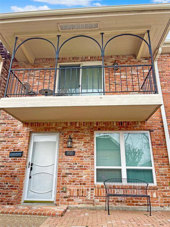 Quaint courtyard entrance.