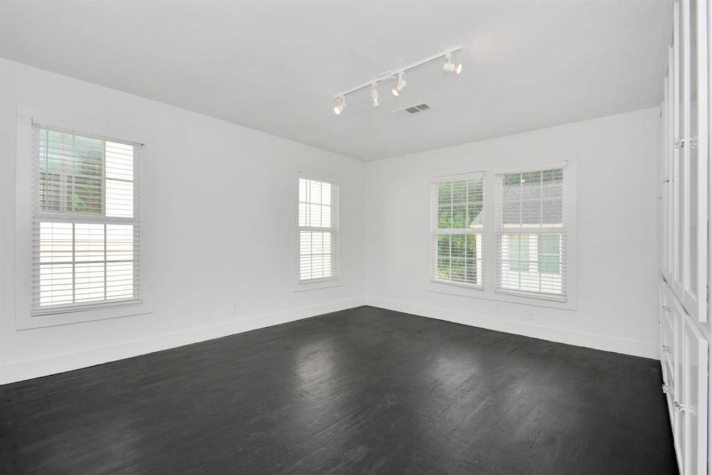 Back bedroom