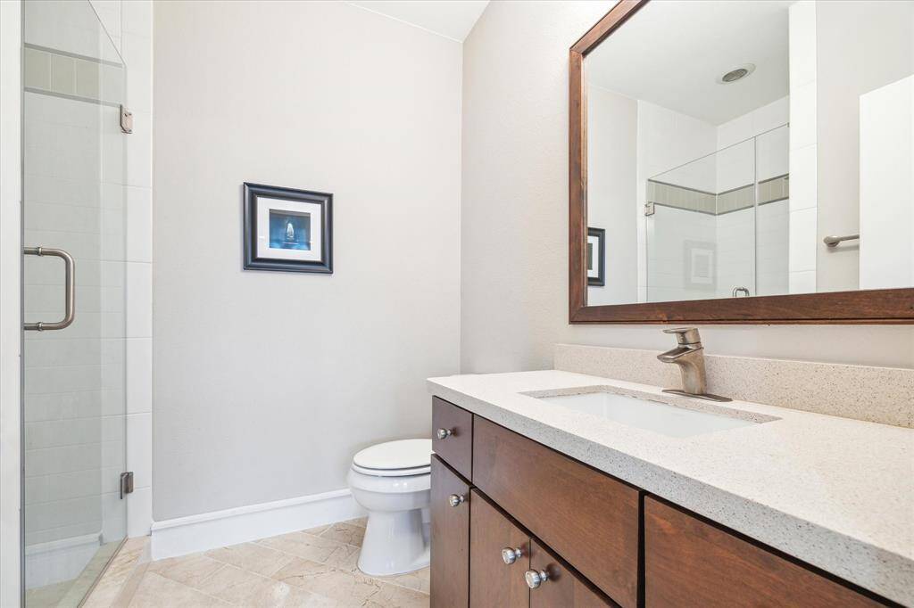 En Suite bathroom for the first floor bedroom.