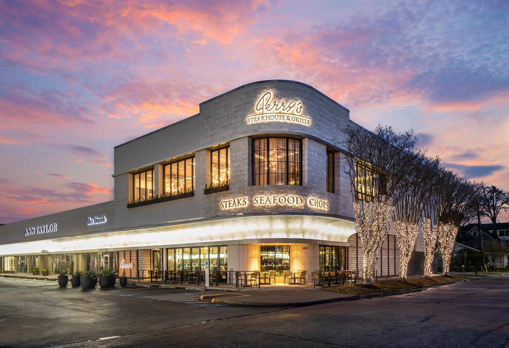 Perry's Steakhouse & Grille just blocks away.