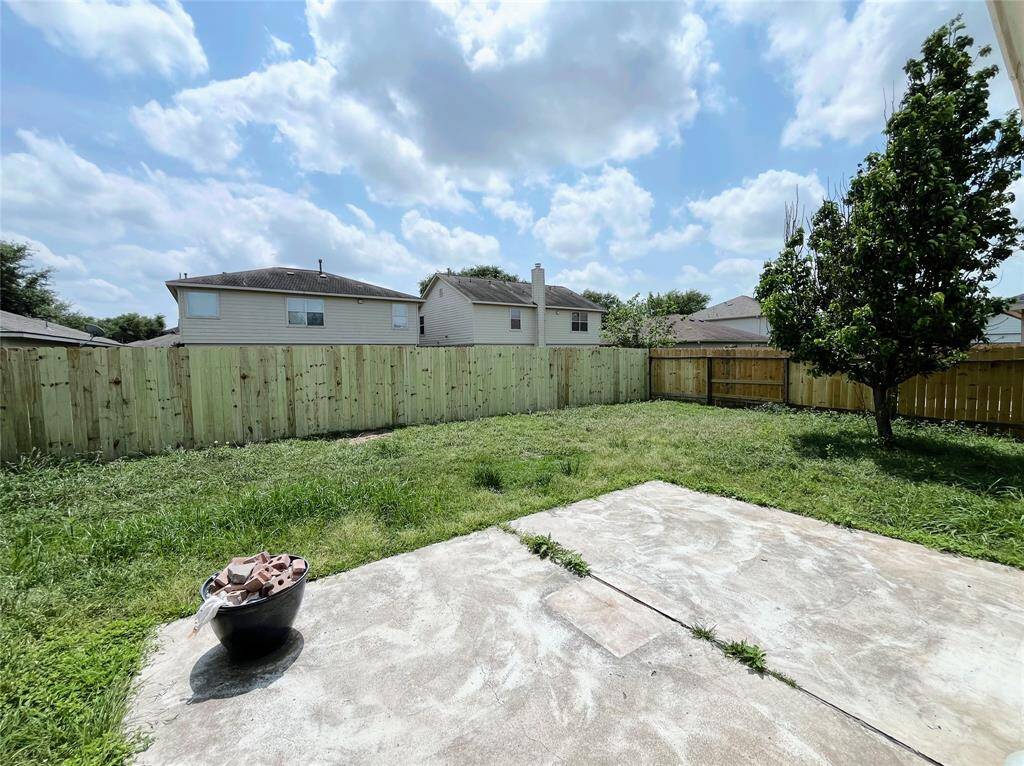Spacious Backyard