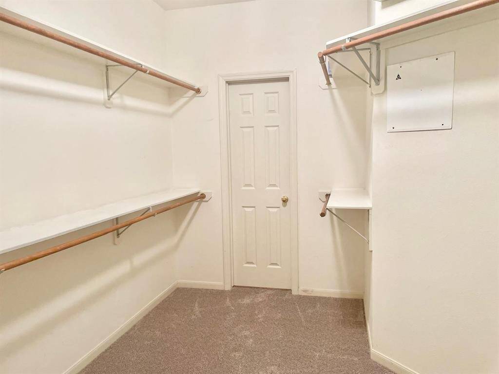 Huge Walk in Closet