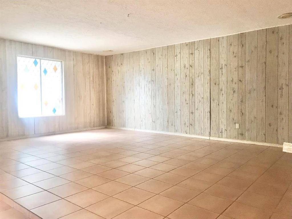 Huge flex space that was formerly the two car garage - awaiting you imagination