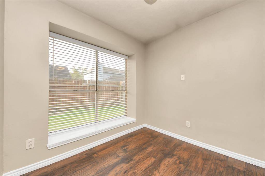 Cozy breakfast nook off of the kitchen.