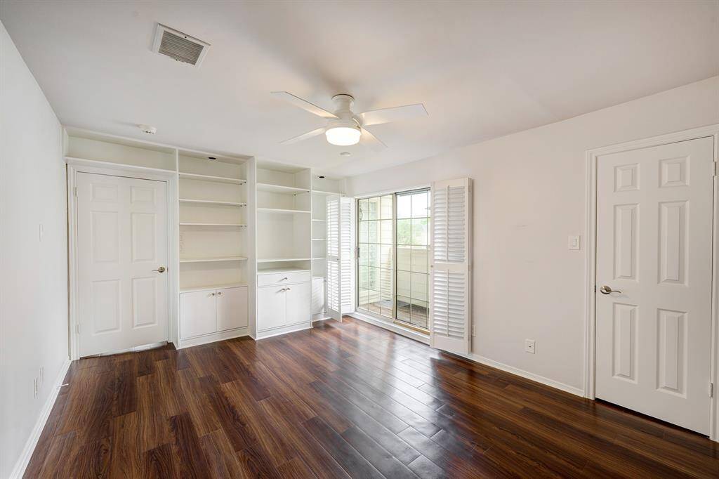 Or is this the room you want for your office-Build in bookcases