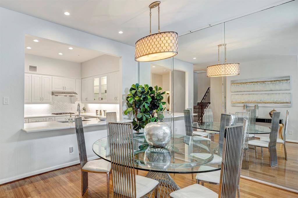 Dining Area has buffet counter (or use bar stools) to kitchen.
