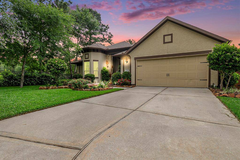 Welcome Home to 214 N Purslane Way!