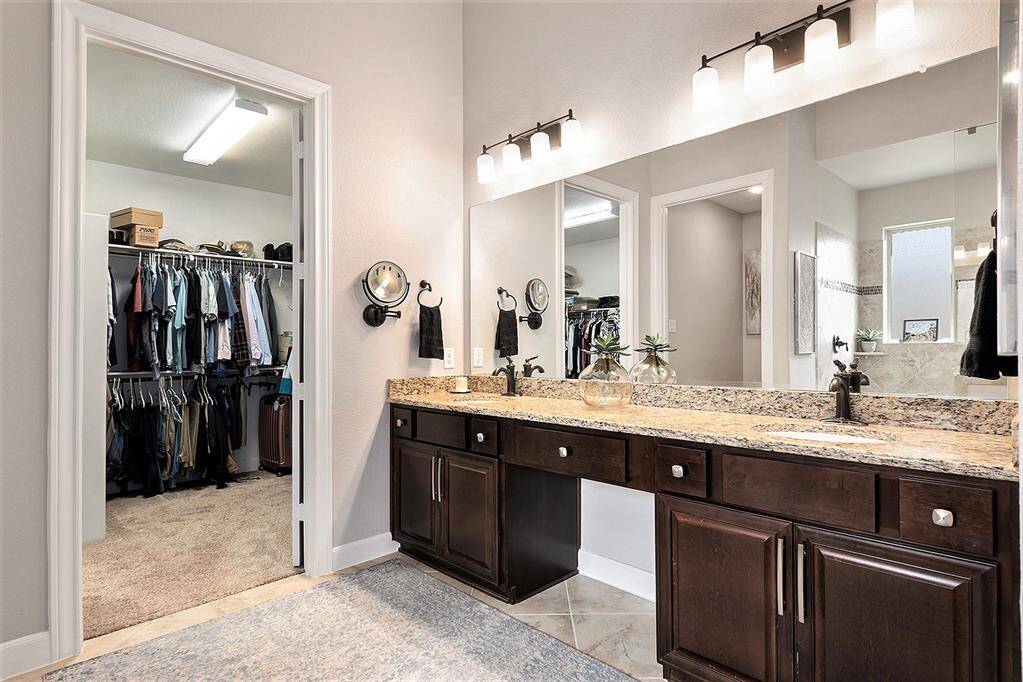 Primary with double sinks and vanities