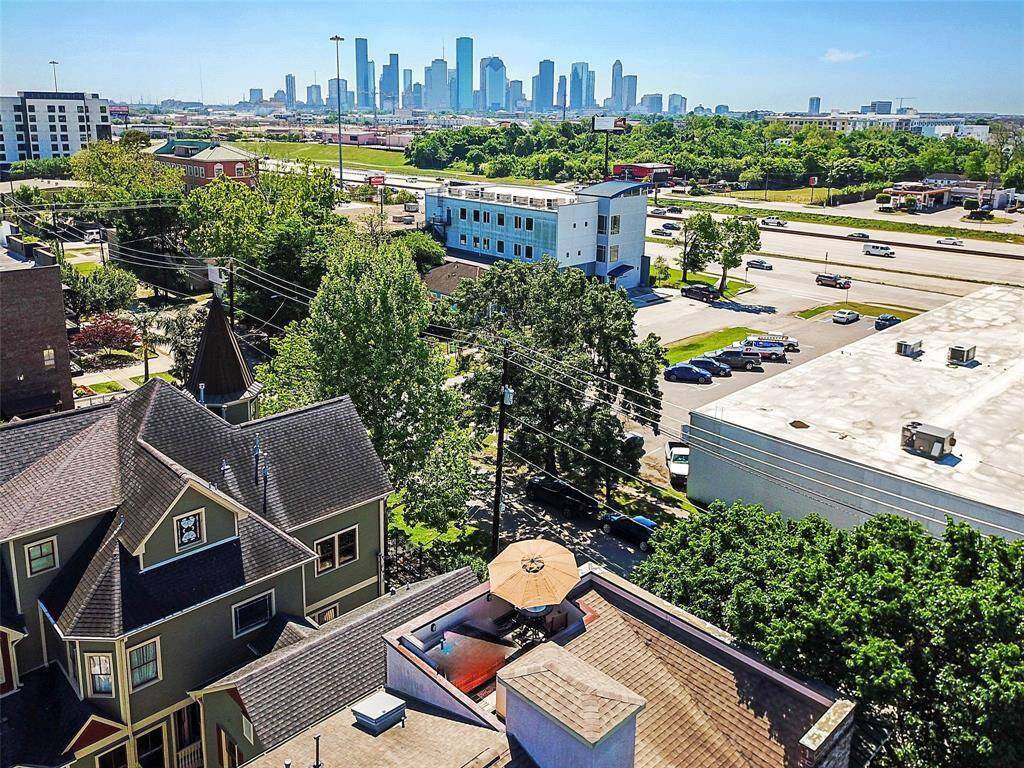 Roof Deck with downtown view