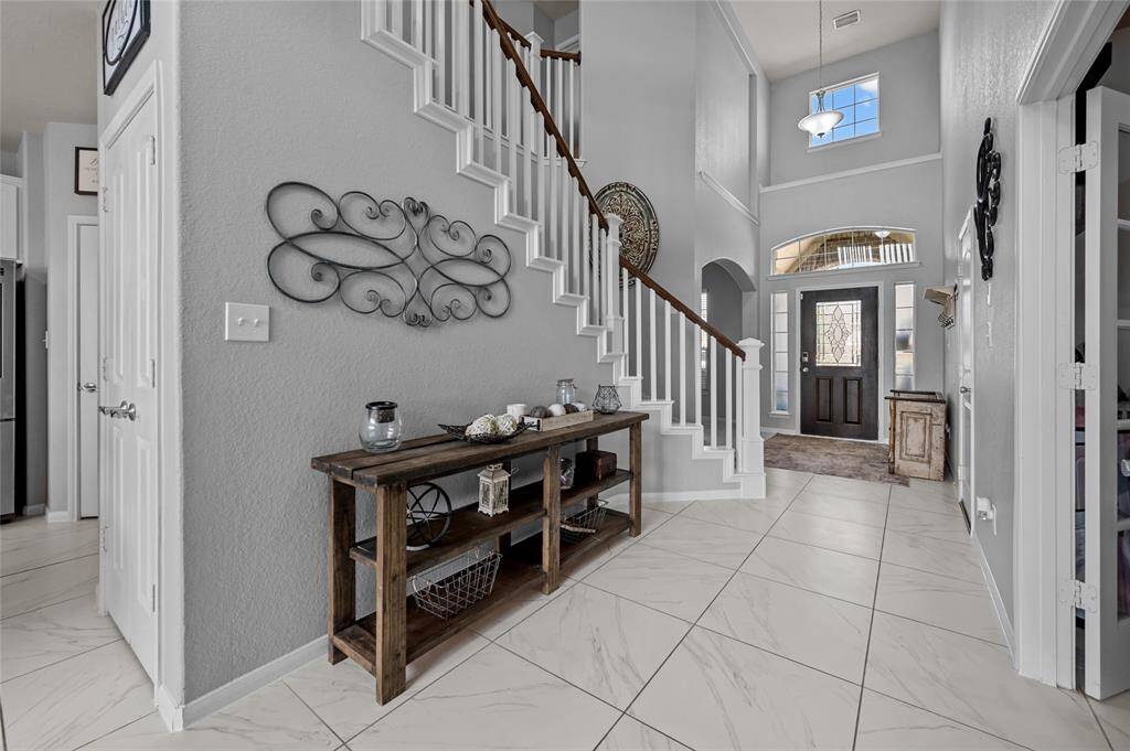 Love this two story entry!