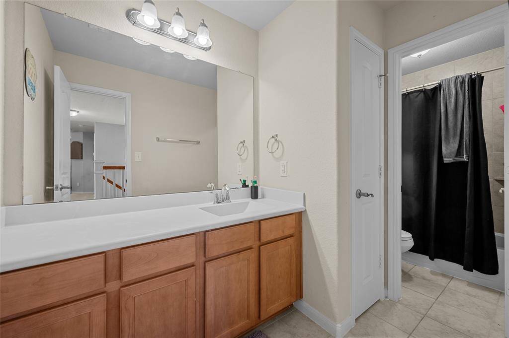 Bath 2 upstairs
