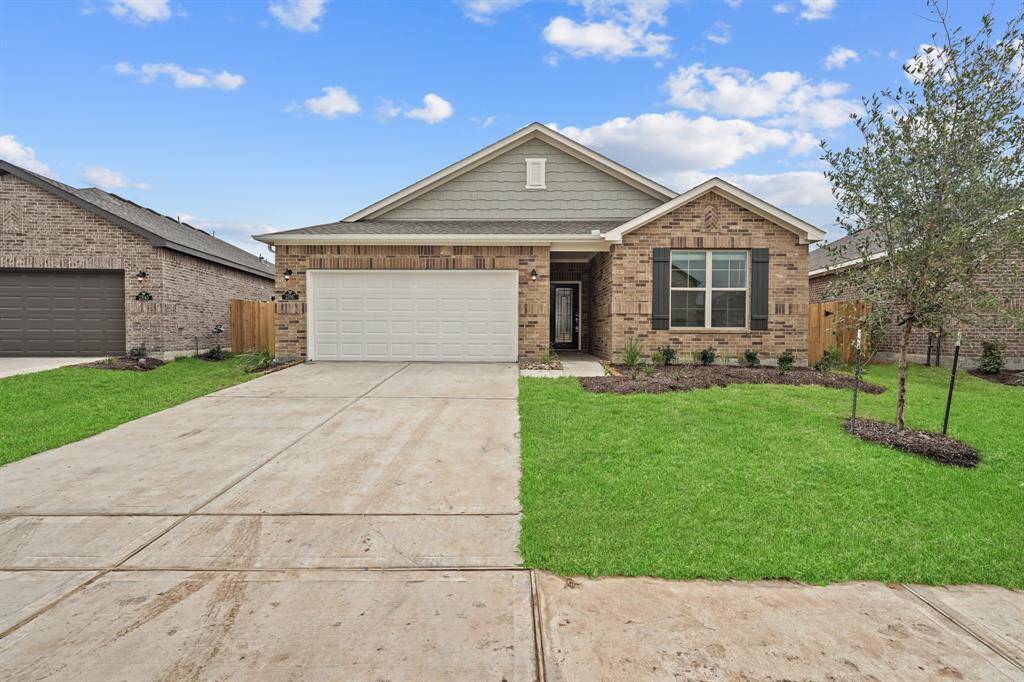 An additional view of this GORGEOUS LAKEFRONT home with stunning views, no back neighbors & community amenities to even enjoy!