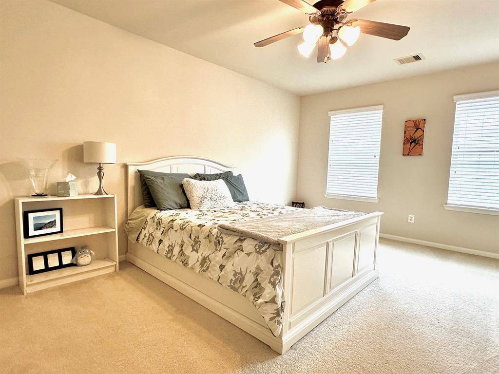 One of the 3 bedrooms upstairs.