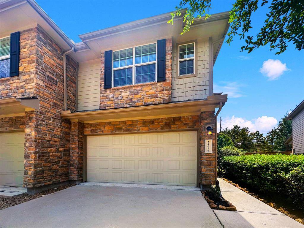 Beautiful walk up to 24626 Folkstone!