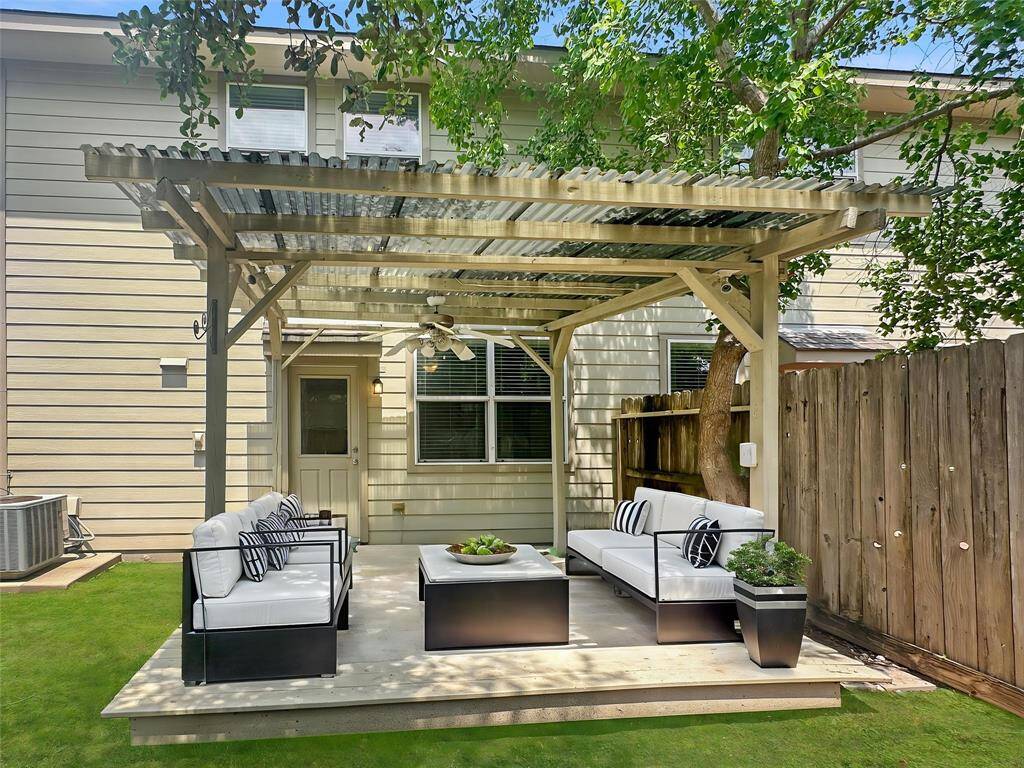 Large Backyard for the kids!