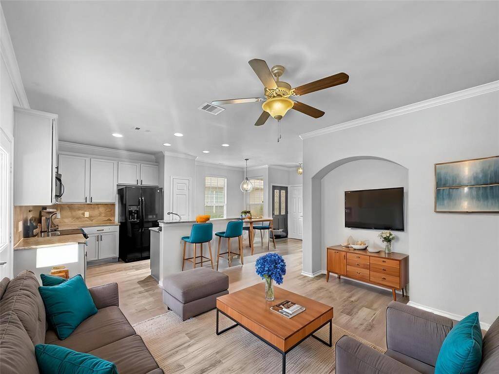Open Concept Living Room (VS-virtually stages)