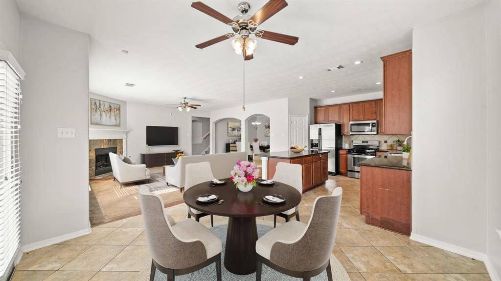Virtually Staged: Fantastic open layout!