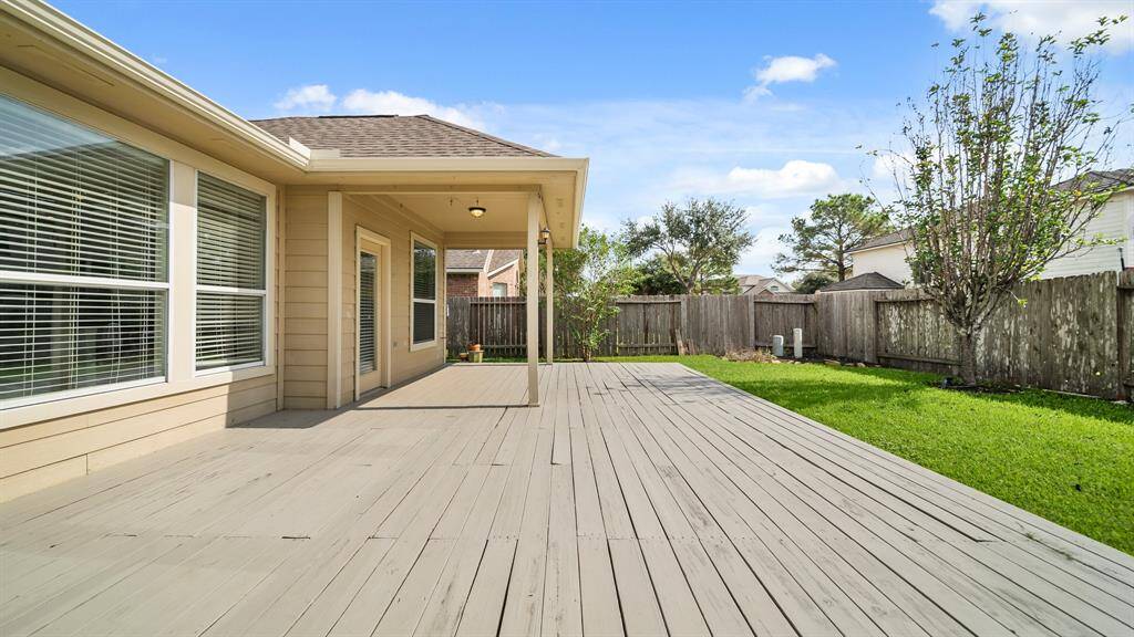 Enjoy a great barbecue on your large outdoor patio!
