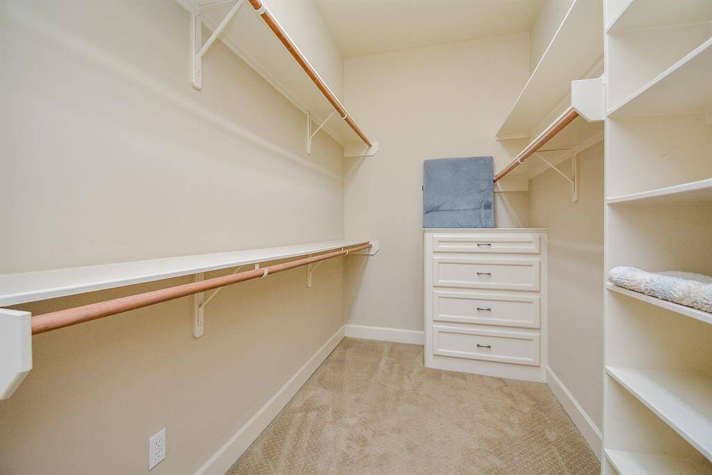 Comfortable built-in storage makes sorting and placing your precious belongings, a breeze