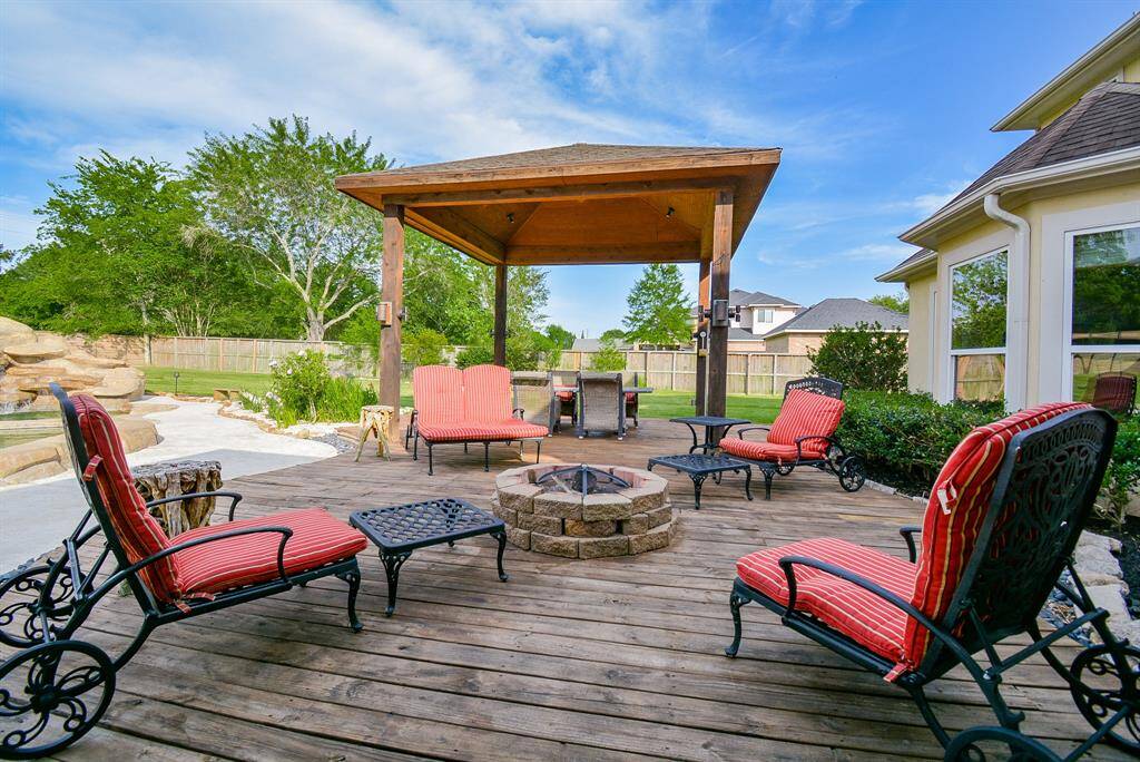 Day or night, this luxurious patio (and inviting firepit) is at your service!