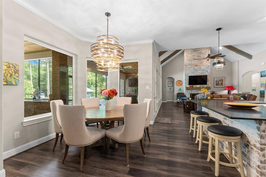 The breakfast area with views back to the family room.