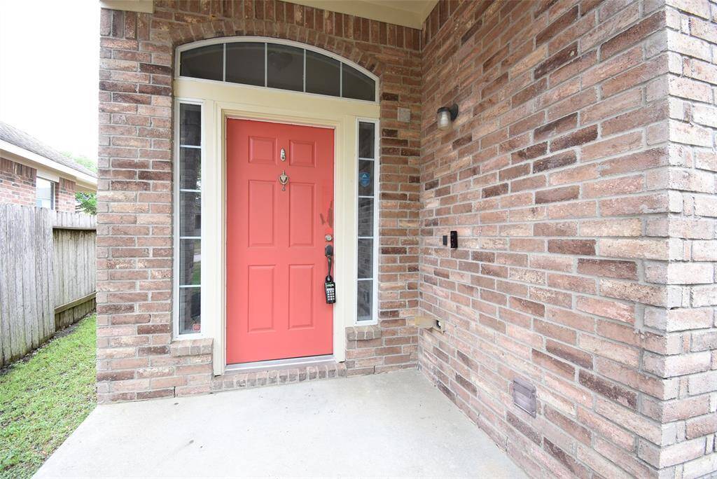 Home is where the heart is, and this charming cottage with a perfect driveway is calling your name!