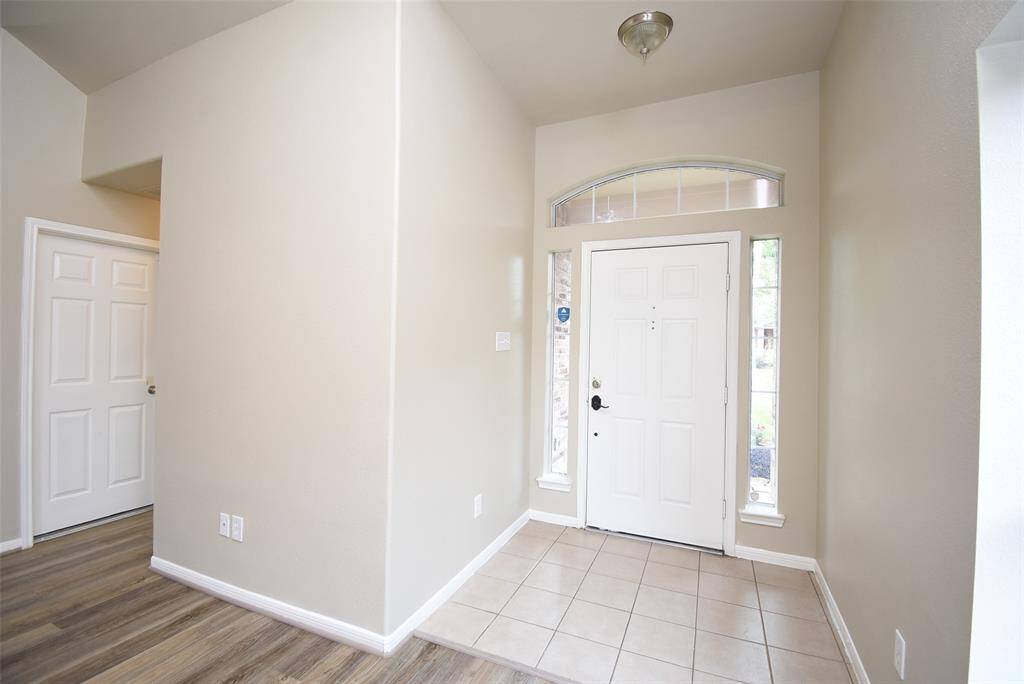 Welcome to this breathtaking home! Step inside and discover its charm—let’s explore!